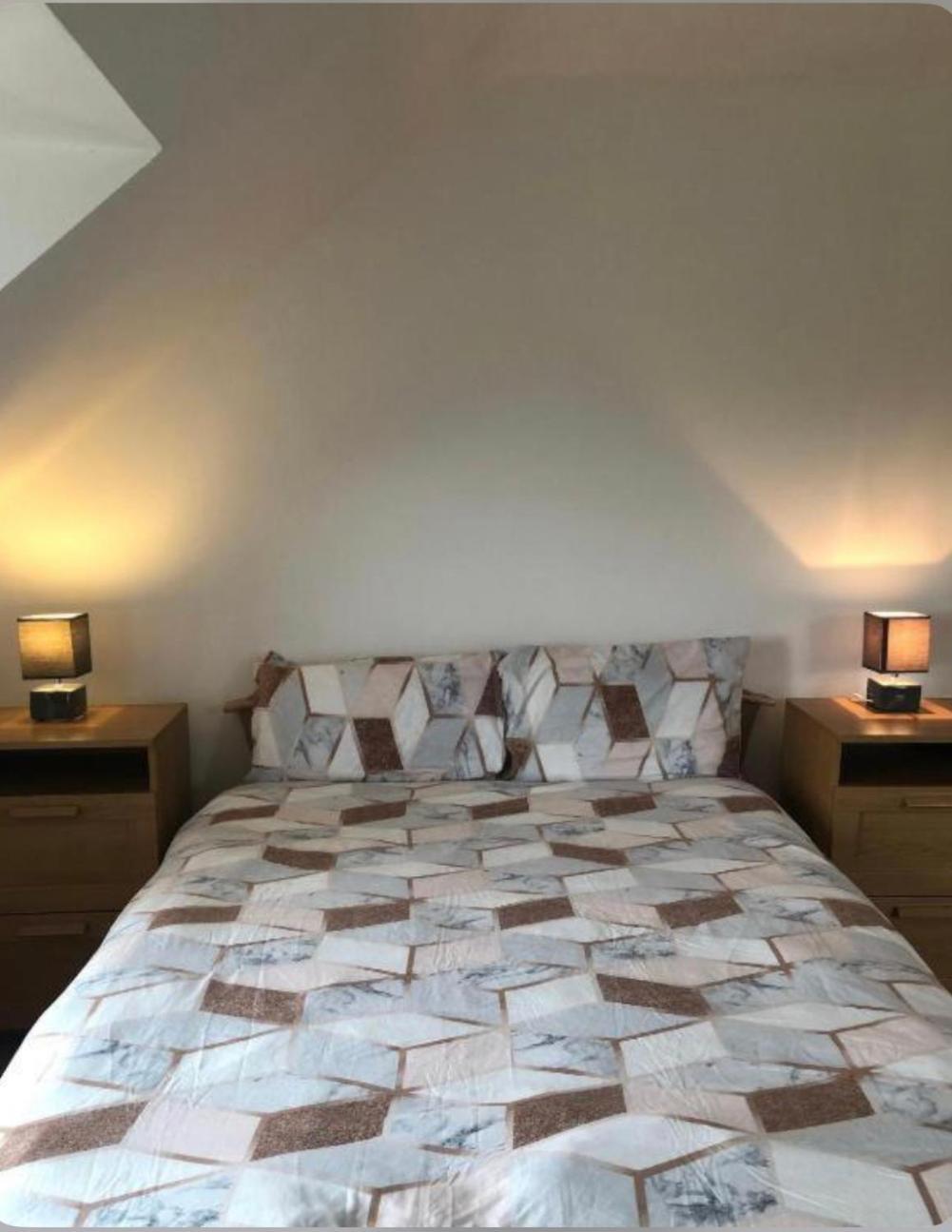 マイルフォード Four Seasons House Bed & Breakfast エクステリア 写真